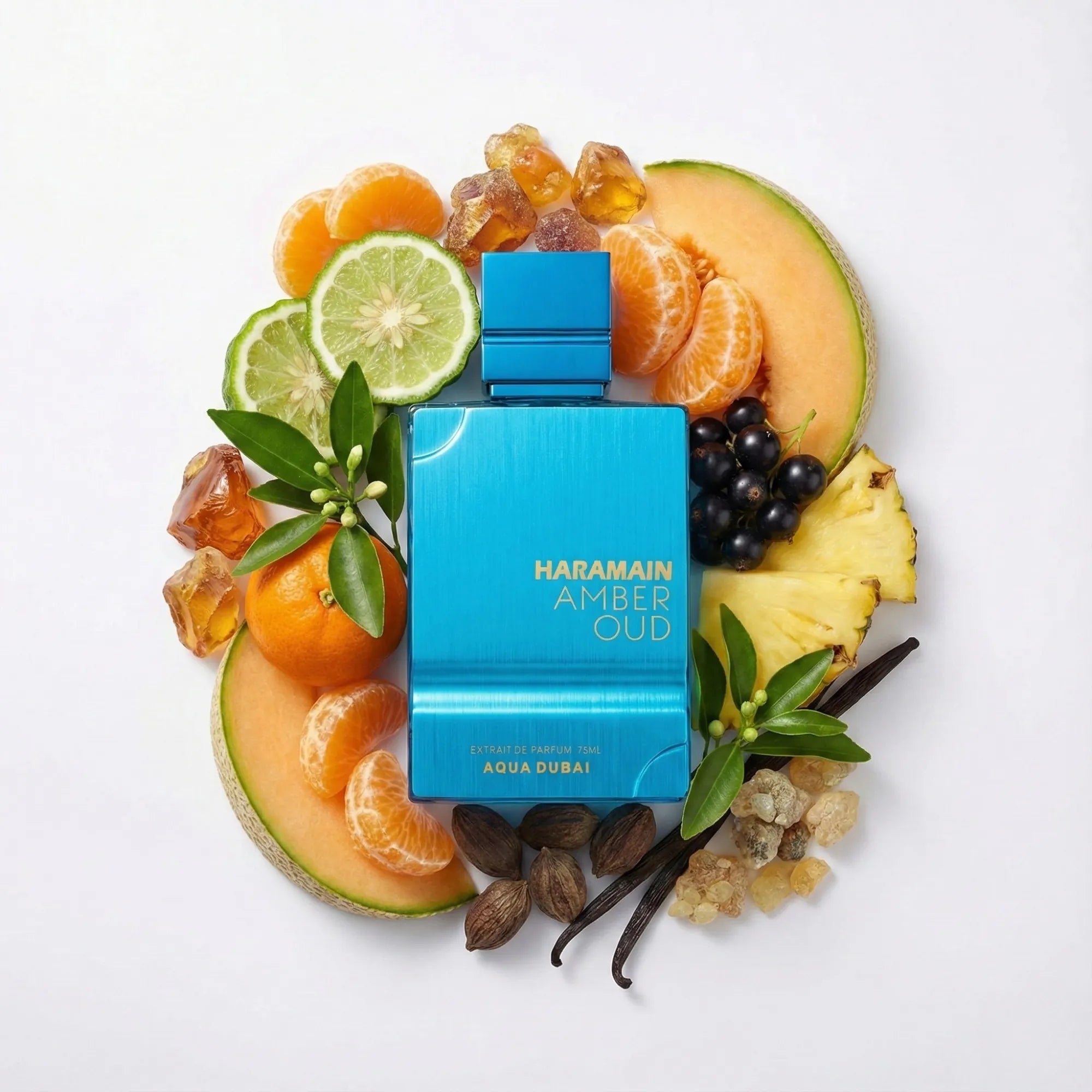 Amber Oud Aqua Dubai Al Haramain Extrait de Parfum Unisex con fondo de ingredientes