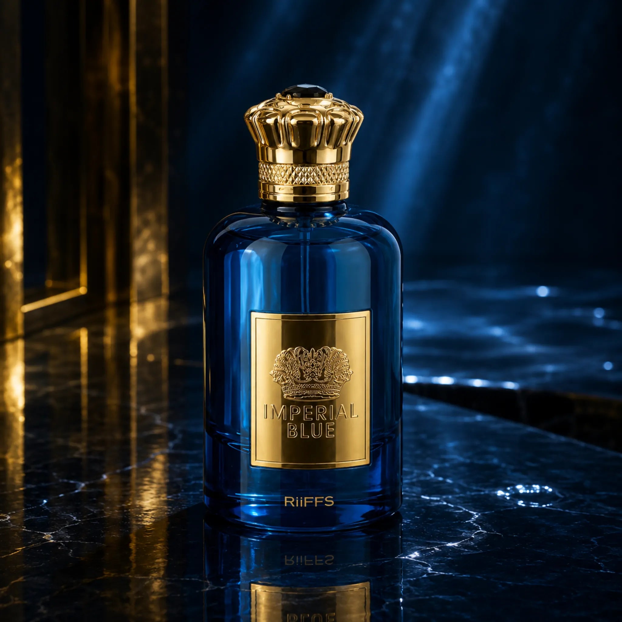 Imperial Blue Riiffs Eau de Parfum con fondo dorado y azul