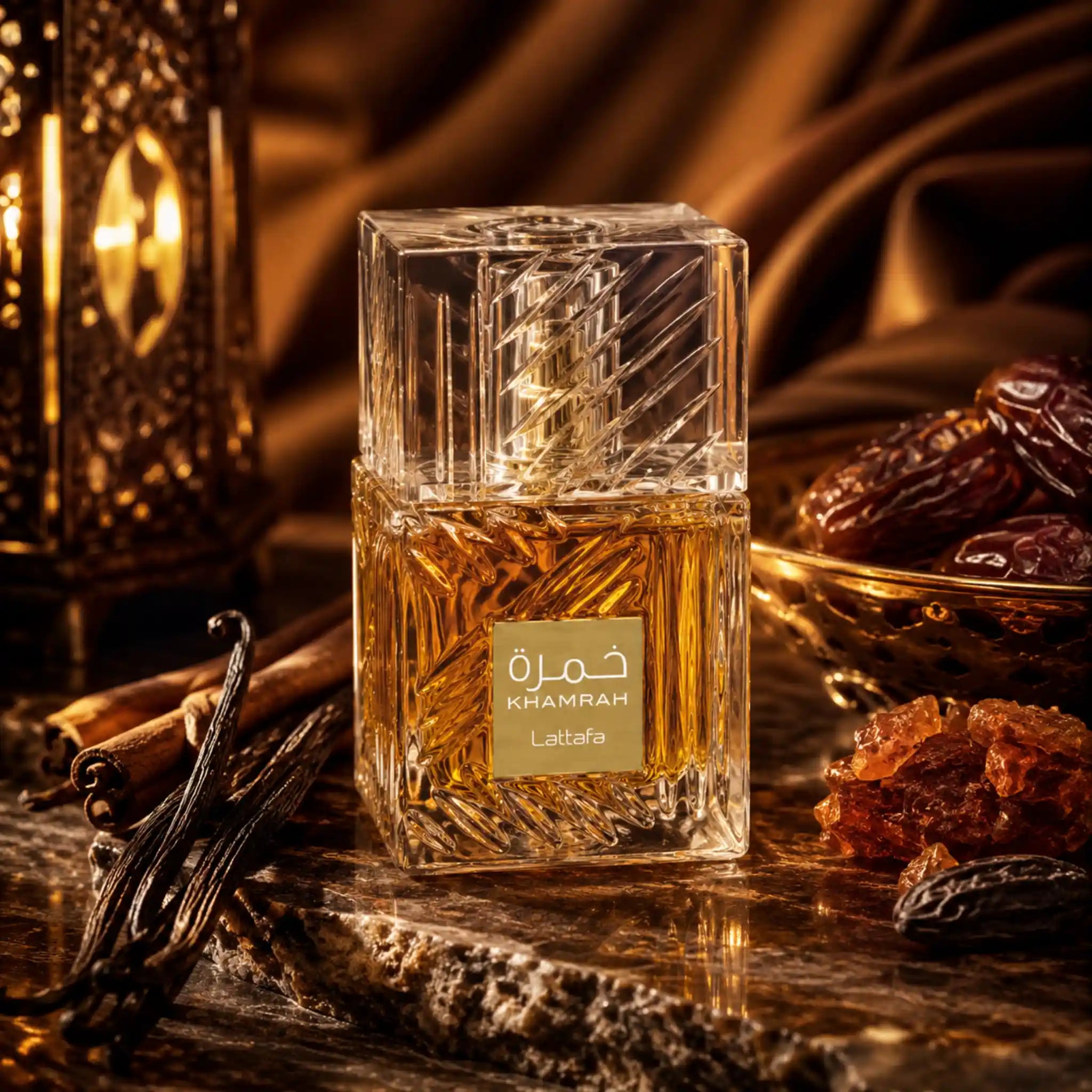 Khamrah Lattafa Eau de Parfum Unisex con fondo dorado