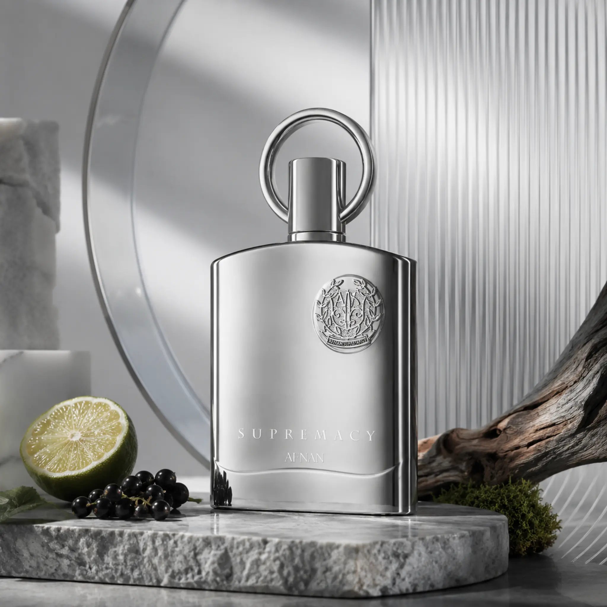 Supremacy_Silver_Afnan_Eau_de_Parfum_Para_Hombre_Fondo_Artístico
