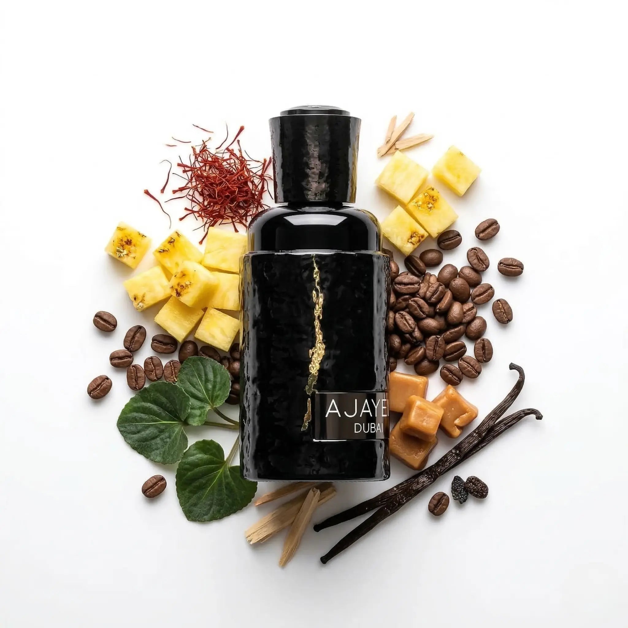 Ajayeb_Dubai_Lattafa_Eau_de_Parfum_Unisex_Fondo_Blanco_Cafe_Piña