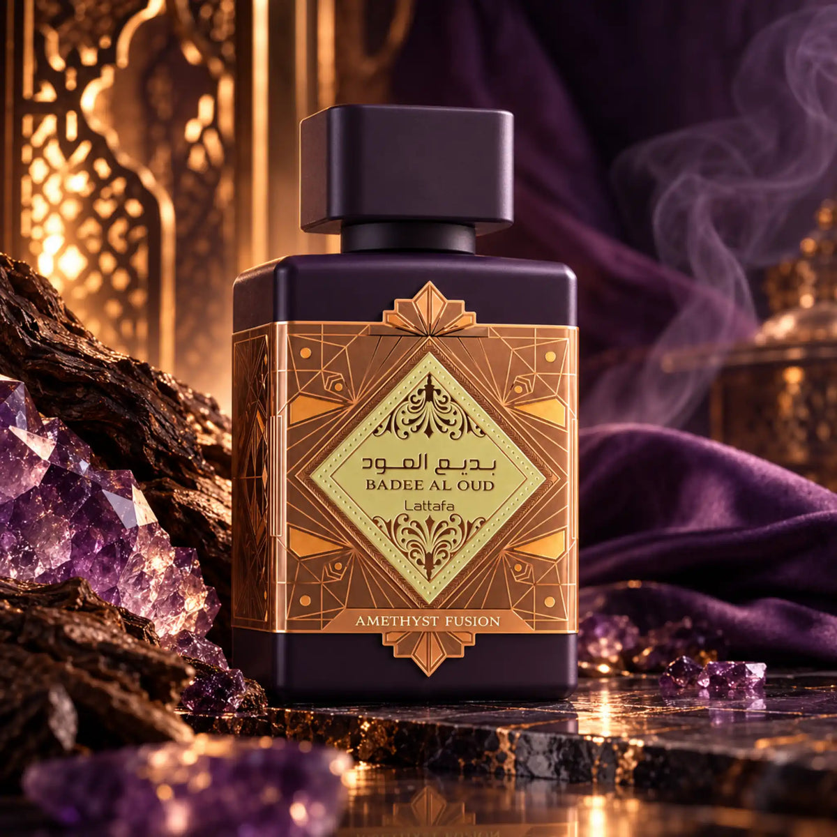 Bade'e Al Oud Amethyst Fusion Lattafa Eau de Parfum con fondo creativo