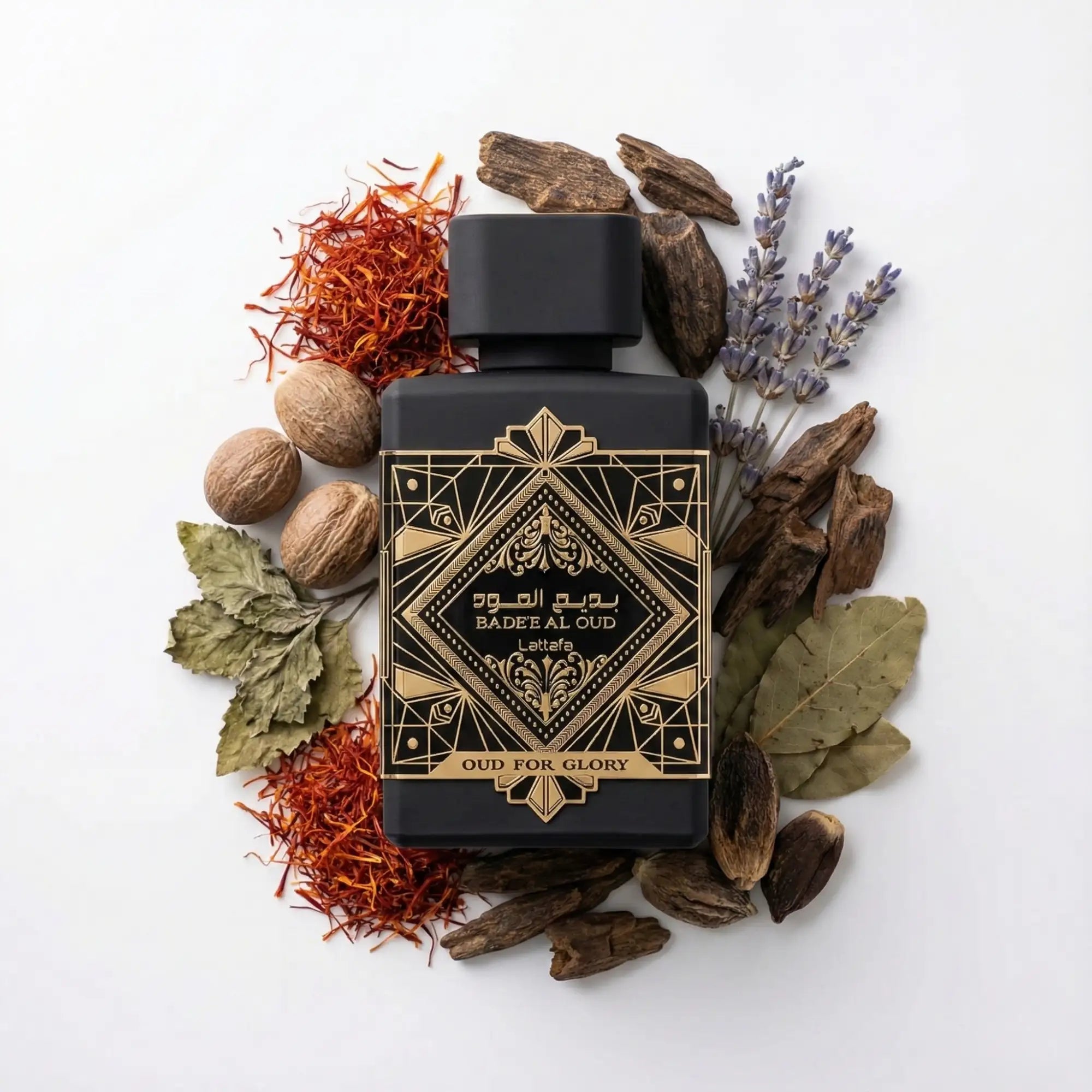 Bade_e_Al_Oud_Oud_for_Glory_Lattafa_Eau_de_Parfum_Unisex_Fondo_Blanco-Azafran_Nuez_Lavanda