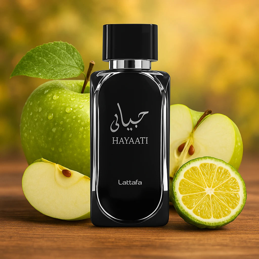 Hayaati Lattafa Eau de Parfum Para Hombre con fondo de manzana