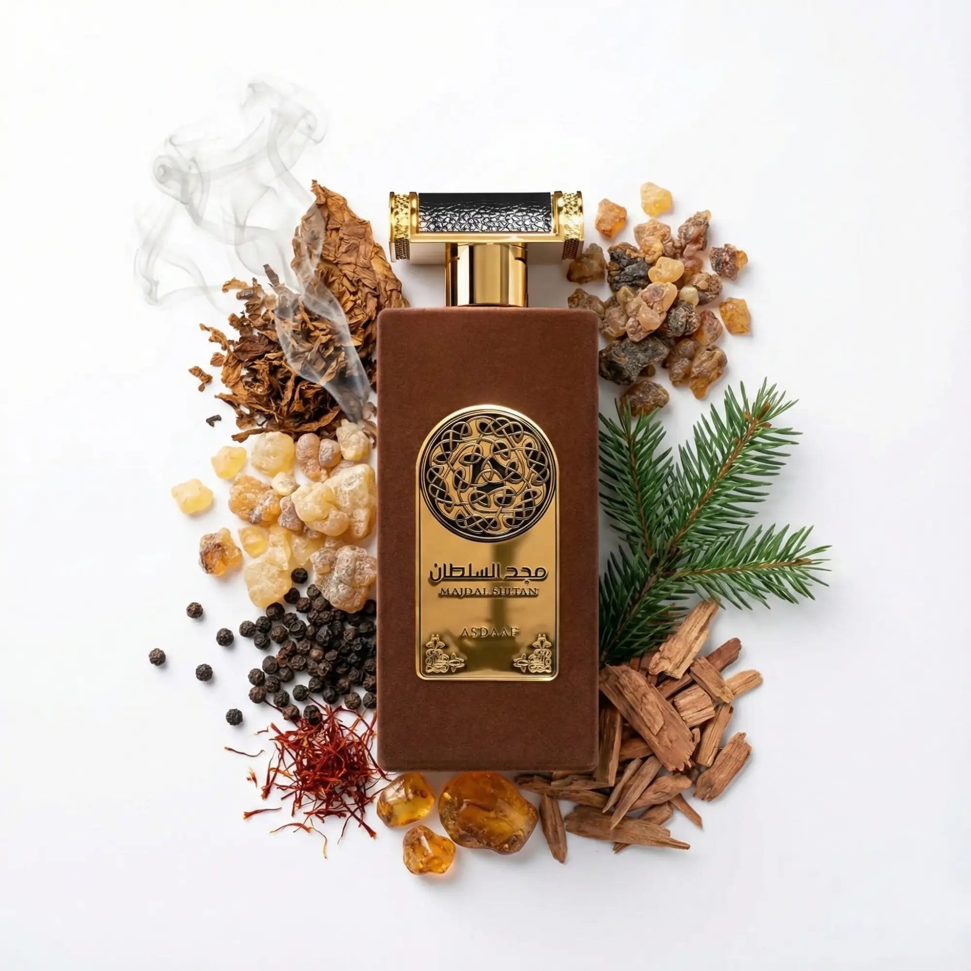 Majd_Al_Sultan_Asdaaf_Eau_de_Parfum_Para_Hombre_Fondo_Blanco_Humo_Tabaco_Pimienta_Azafrán