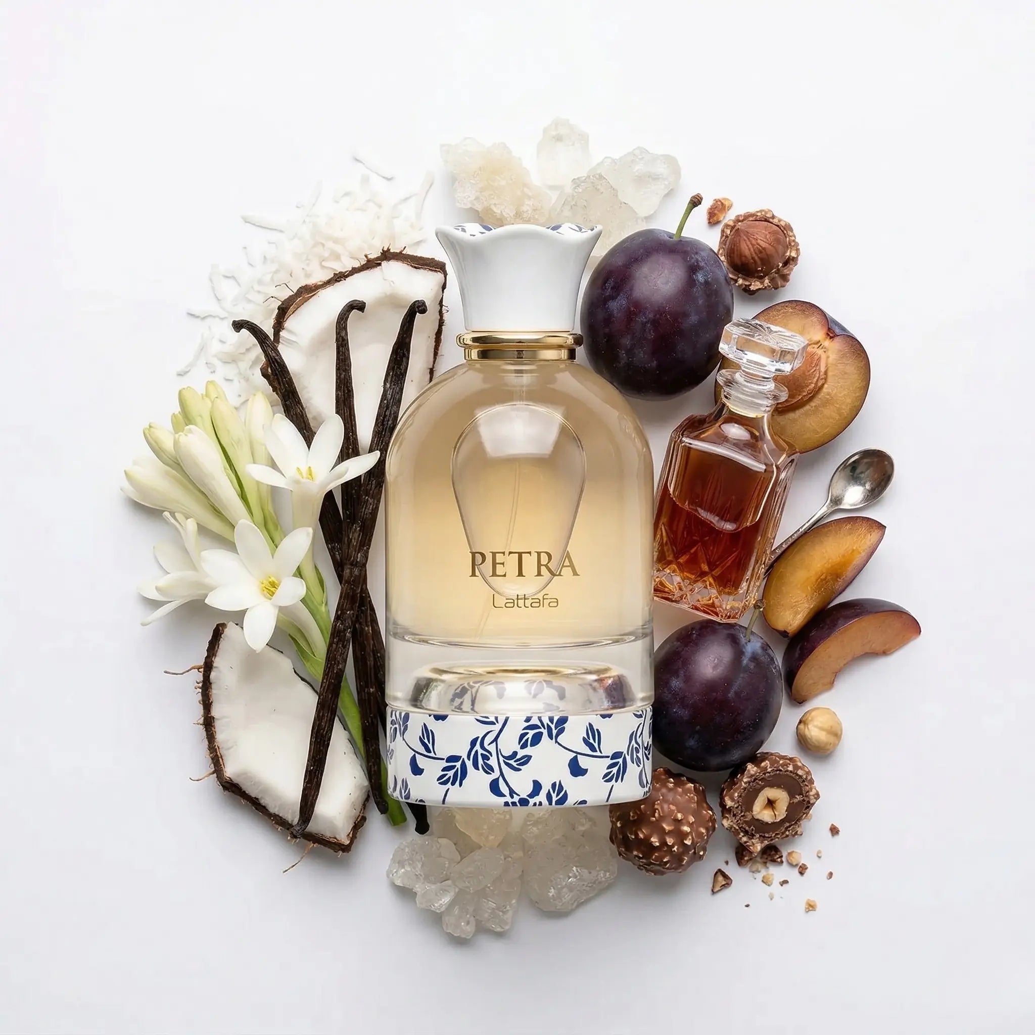 Petra_Lattafa_Fondo_Blanco