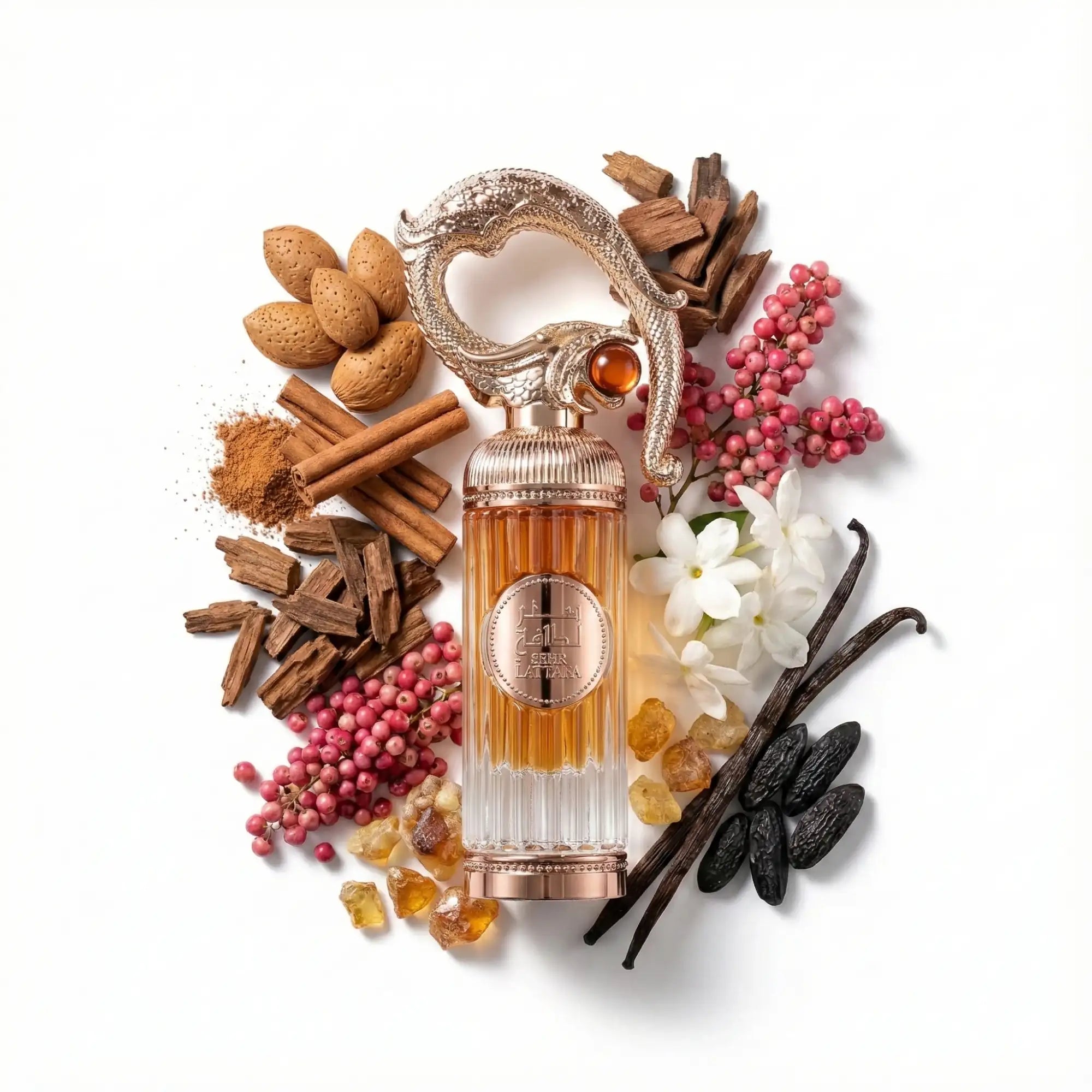 Sehr_Lattafa_Eau_de_Parfum_Unisex_Fondo_Blanco_Almendra_Canela_Akigalawood_Pomarose_Jazmin_Vainilla_Haba_Ambar