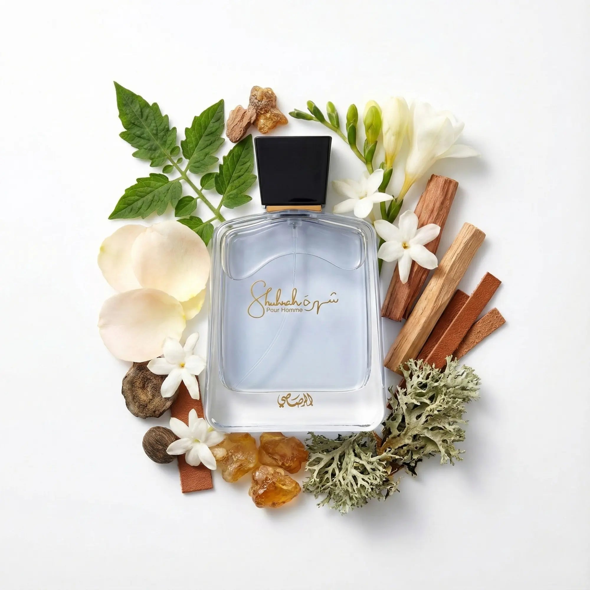 Shuhrah_Pour_Homme_Rasasi_Eau_de_Parfum_Para_Hombre_Fondo_Blanco_Rosa_Fresia